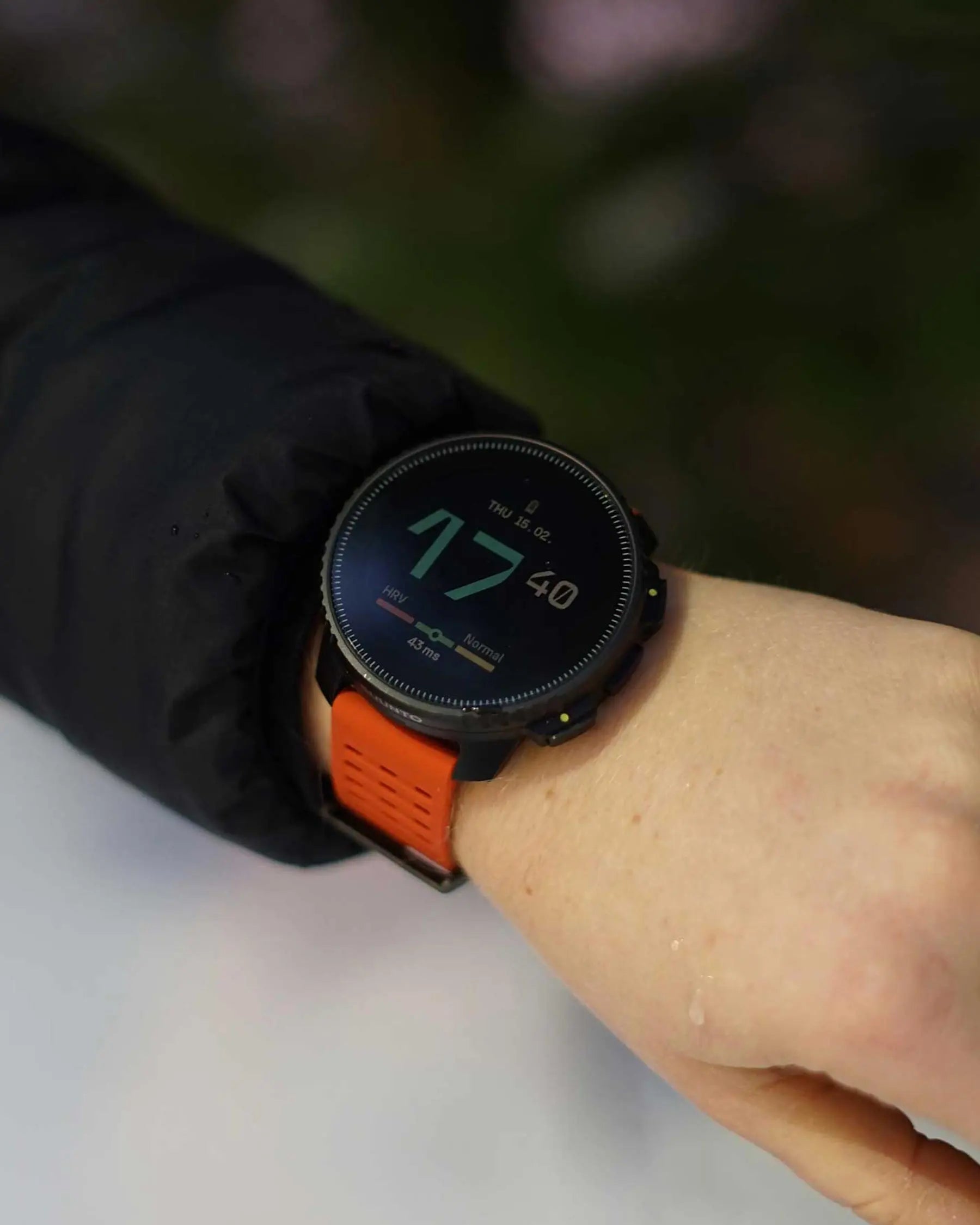 Suunto Vertical Solar smartwatch GPS multideporte 49 mm acero inoxidable y zafiro, correa de silicona 22 mm